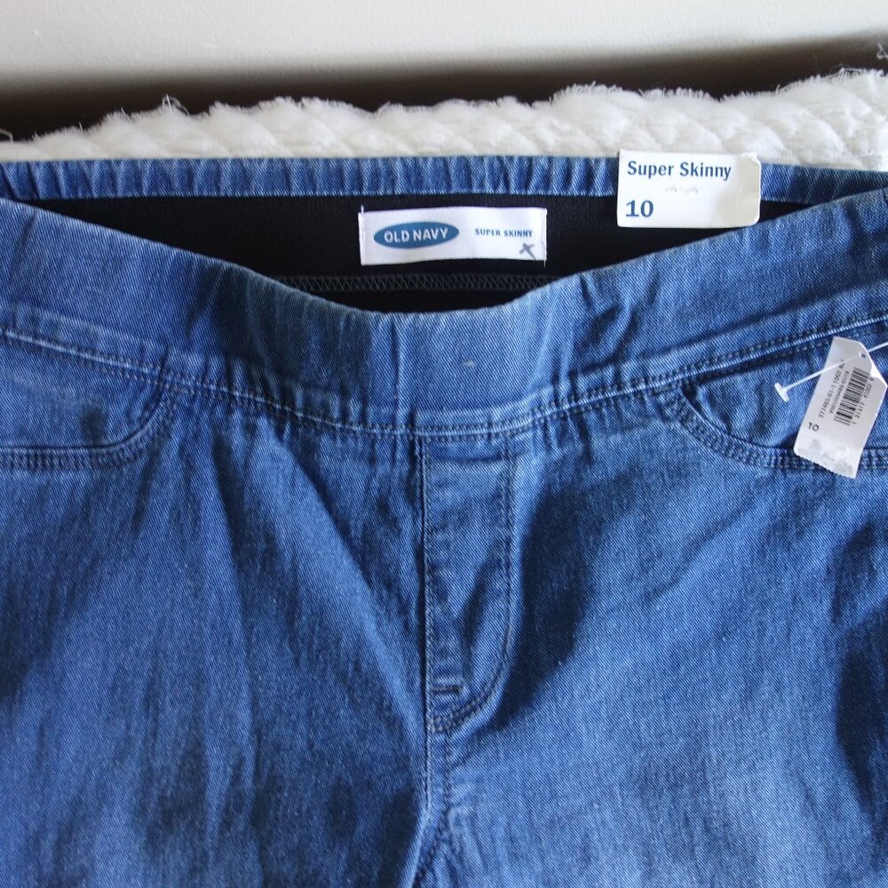 NWT OLD NAVY Super Skinny Pull-On Stretch Jeans – Wmns 10